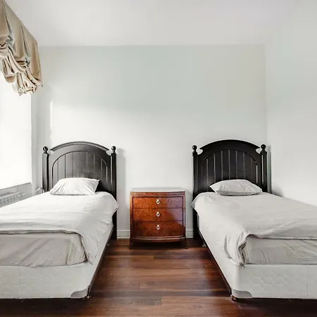 Charming In Old Town Apartman *
