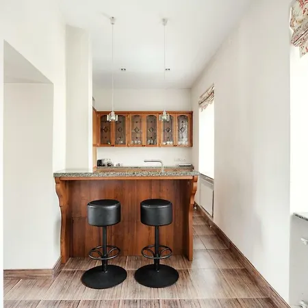 Charming In Old Town Apartman