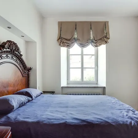 Charming In Old Town Apartman *