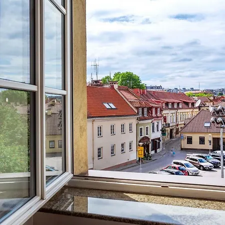 Charming In Old Town Apartman