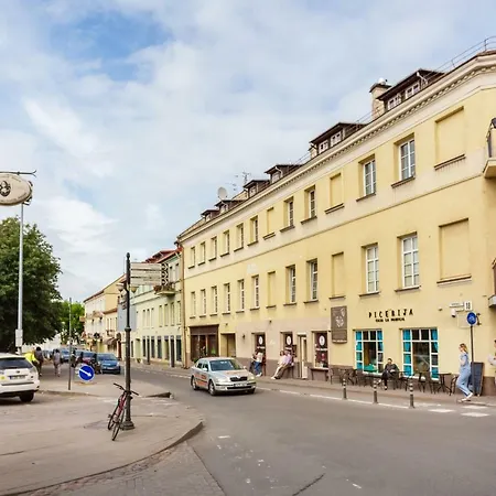 Charming In Old Town Apartman *